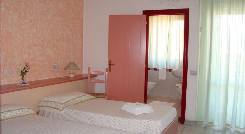 S'Ustiarvu- Nuova Gestione Hotel Cala Liberotto Exterior photo