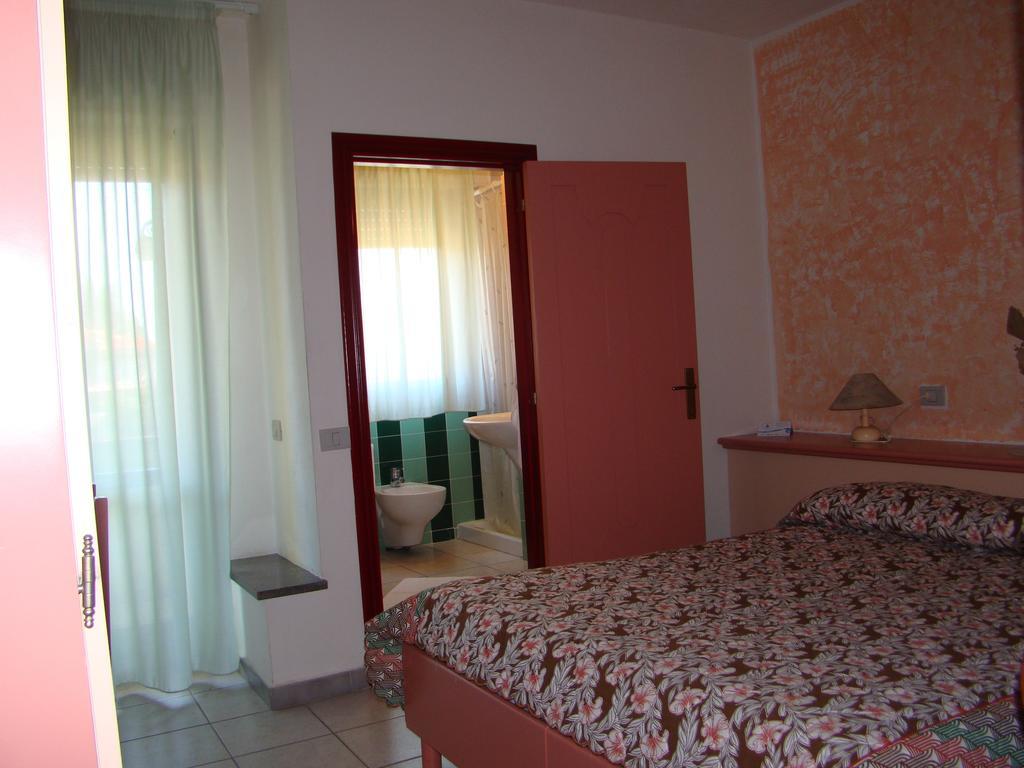 S'Ustiarvu- Nuova Gestione Hotel Cala Liberotto Exterior photo