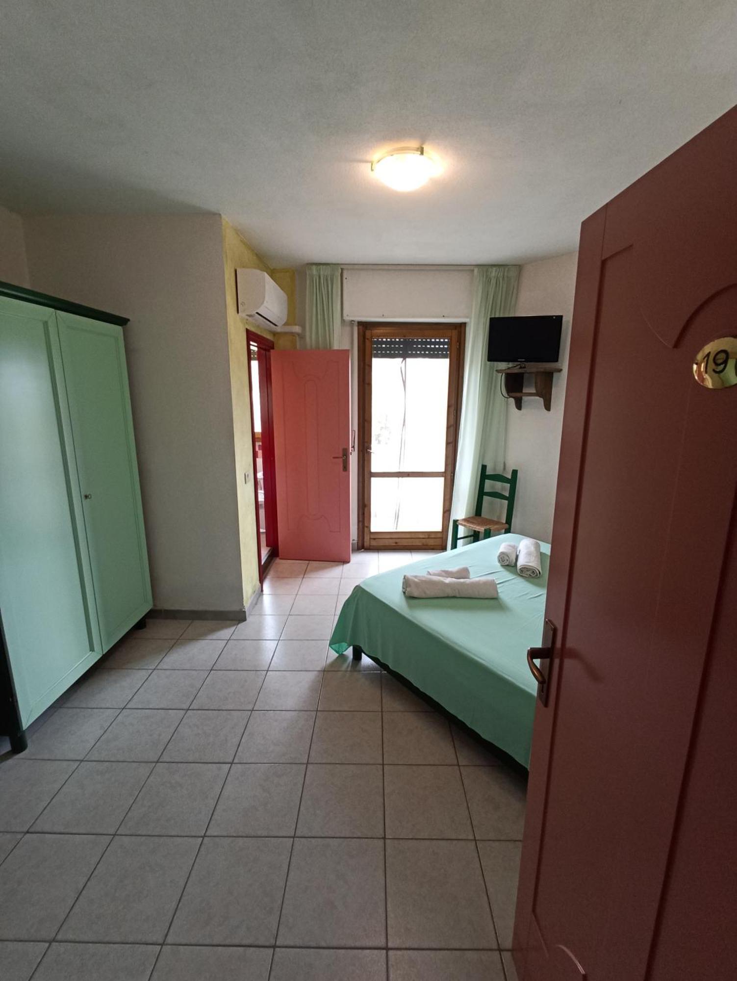 S'Ustiarvu- Nuova Gestione Hotel Cala Liberotto Exterior photo