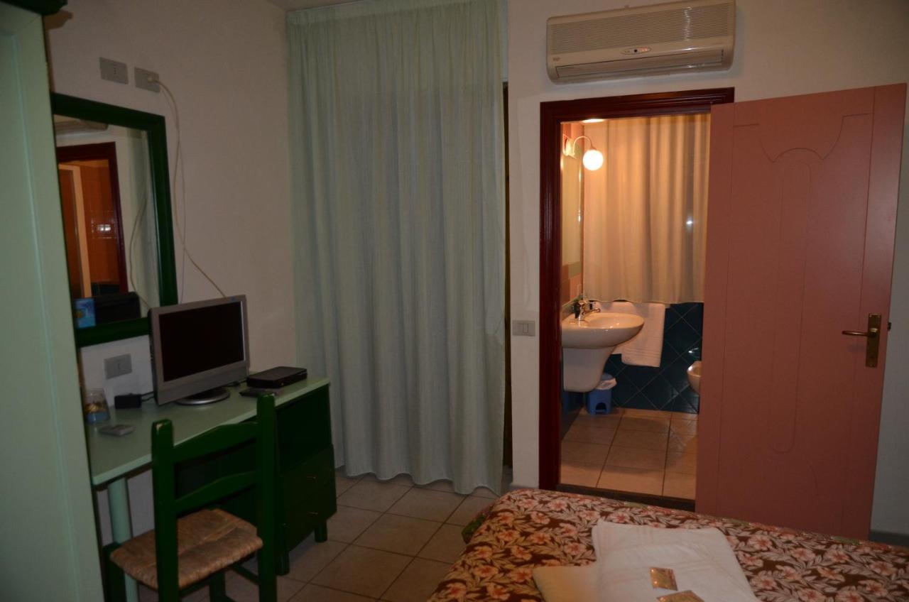 S'Ustiarvu- Nuova Gestione Hotel Cala Liberotto Exterior photo